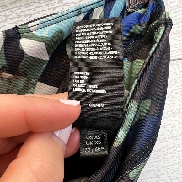 Free People Movement Daybreak Green Camo Reversible Bike Shorts Size XS - Picture 7 of 9